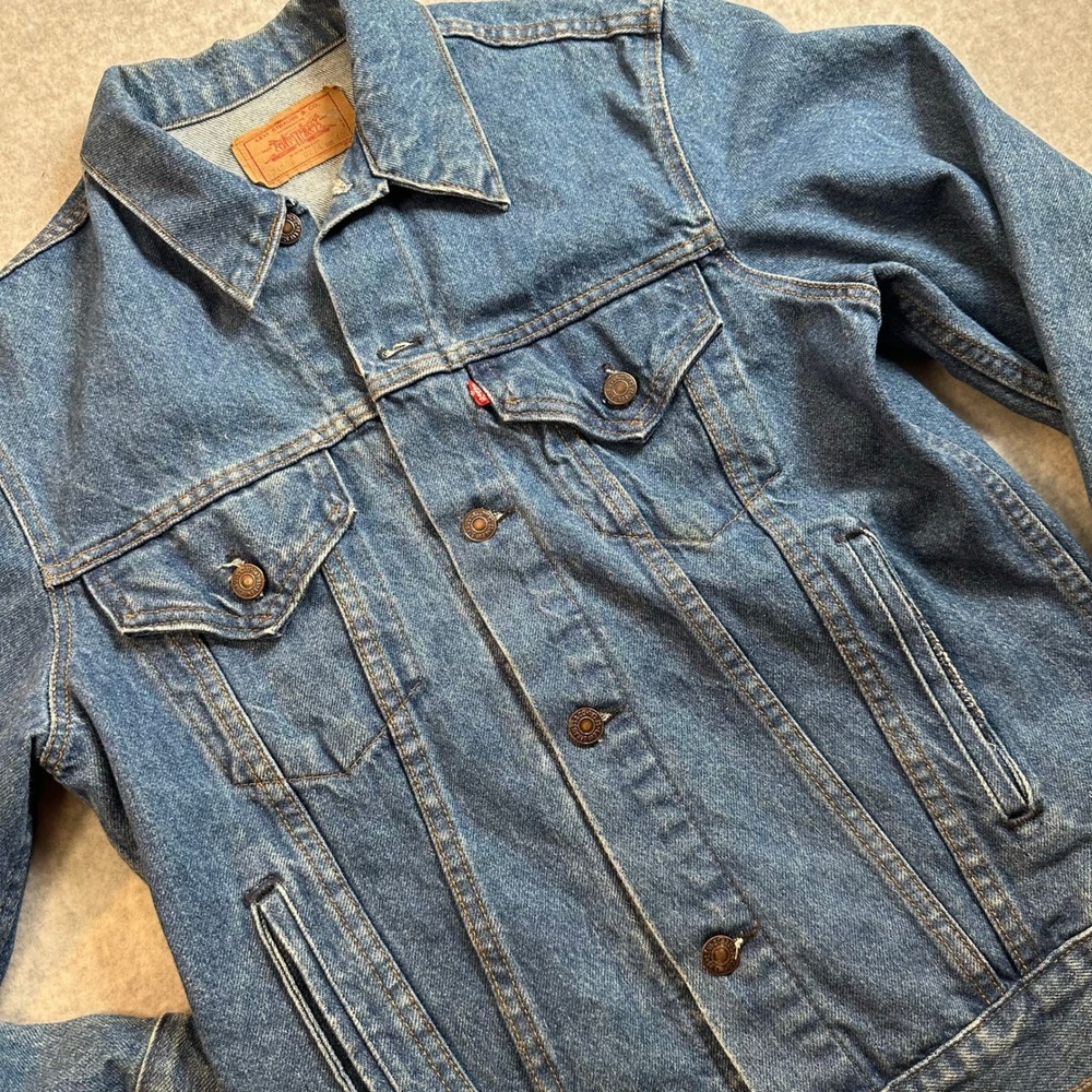 Vintage Levis 71506 0214 Denim Trucker Jacket Made in USA Blue Size 40L Long
